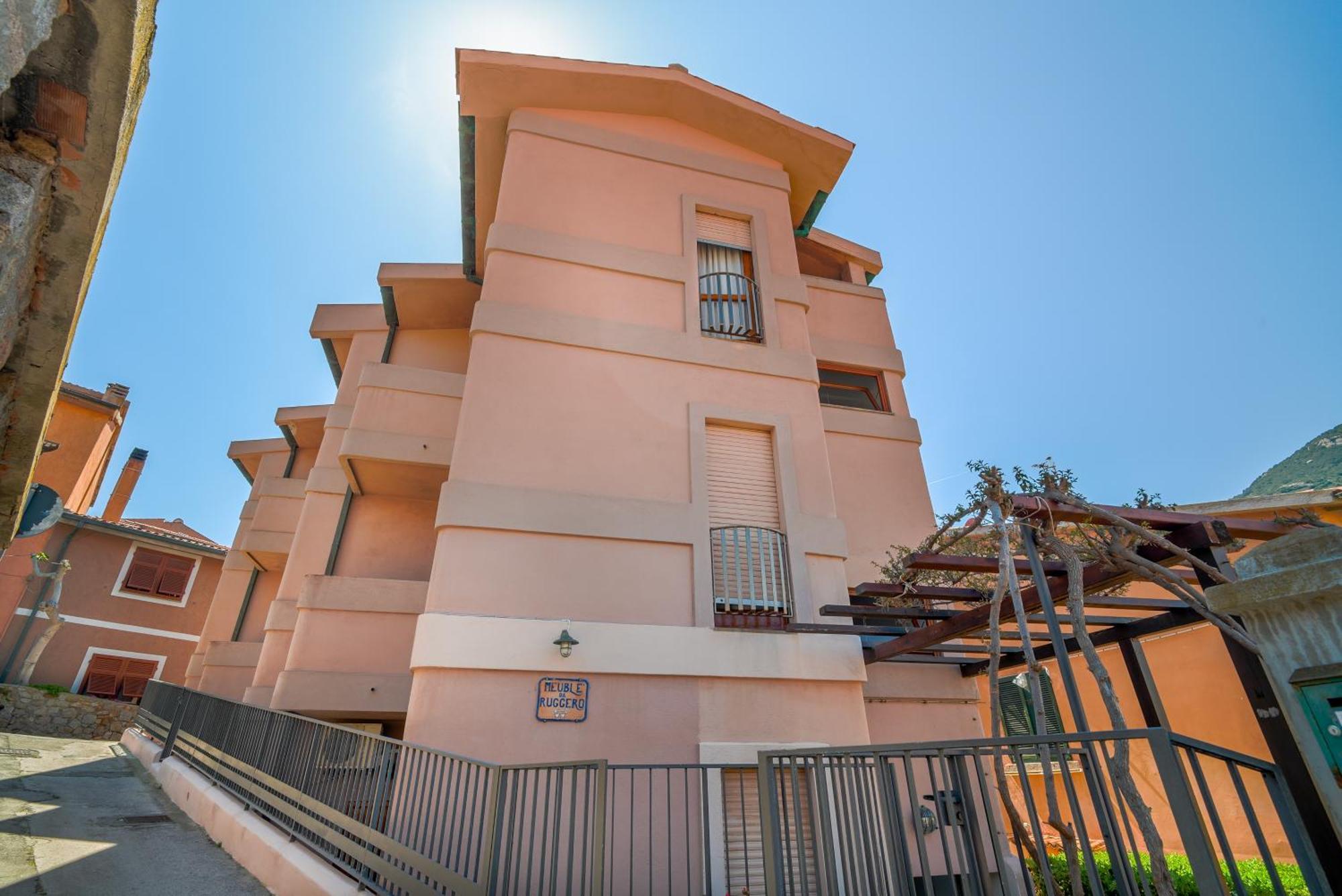 Meublé Da Ruggero Hotel 2*